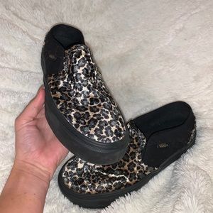 Cheetah velvet vans size 6